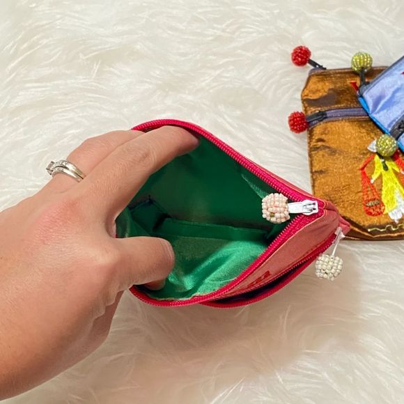 Handmade embroidered wallet - Picture 4 of 8